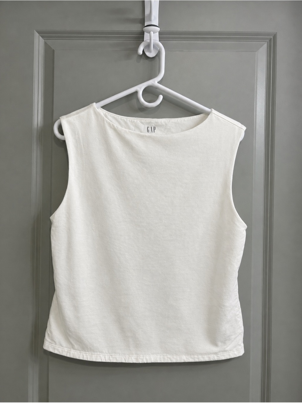 GAP White Boatneck Sleeveless Tank Top